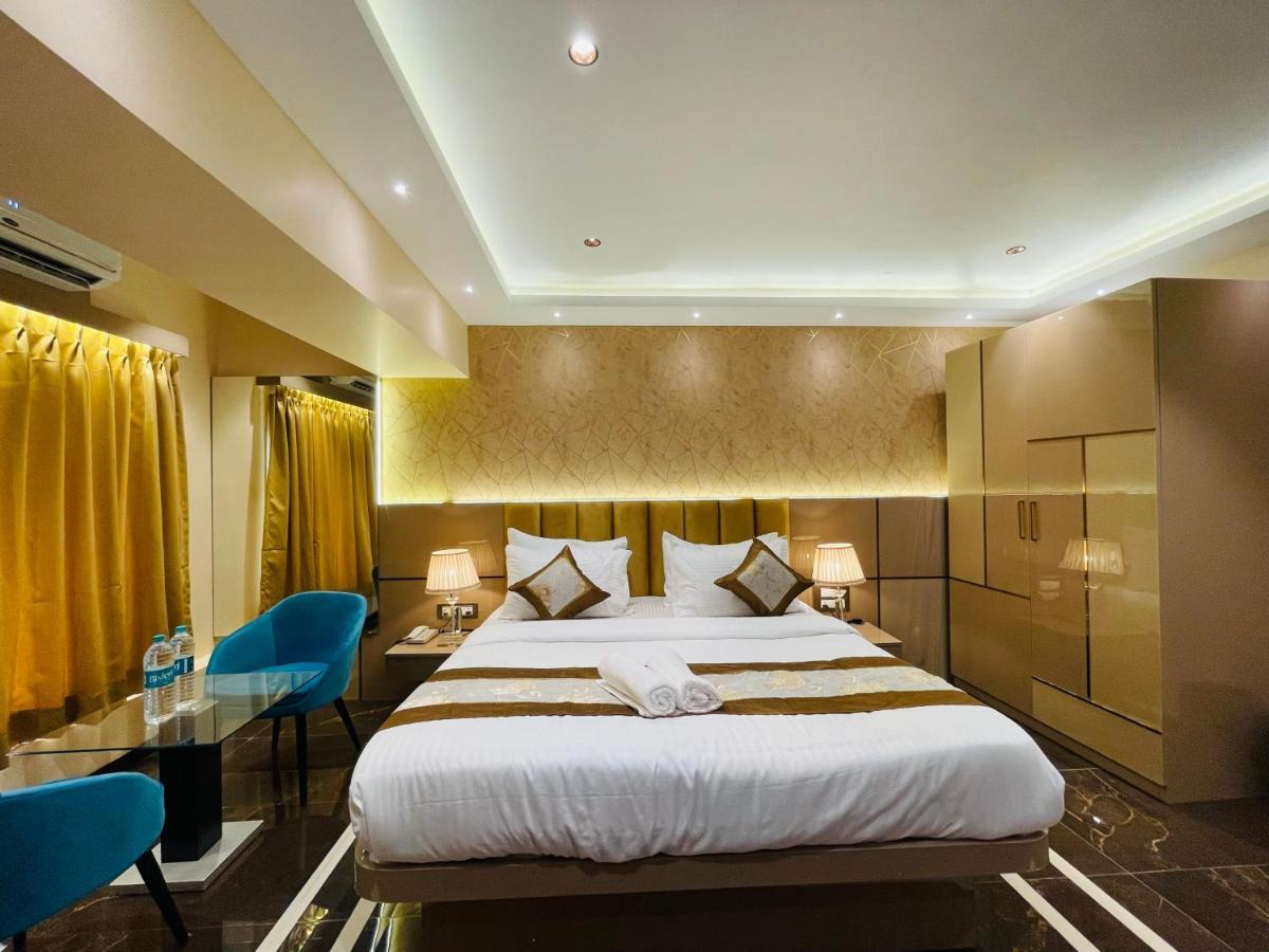 Home2 Renaissance Club Mumbai Exteriör bild