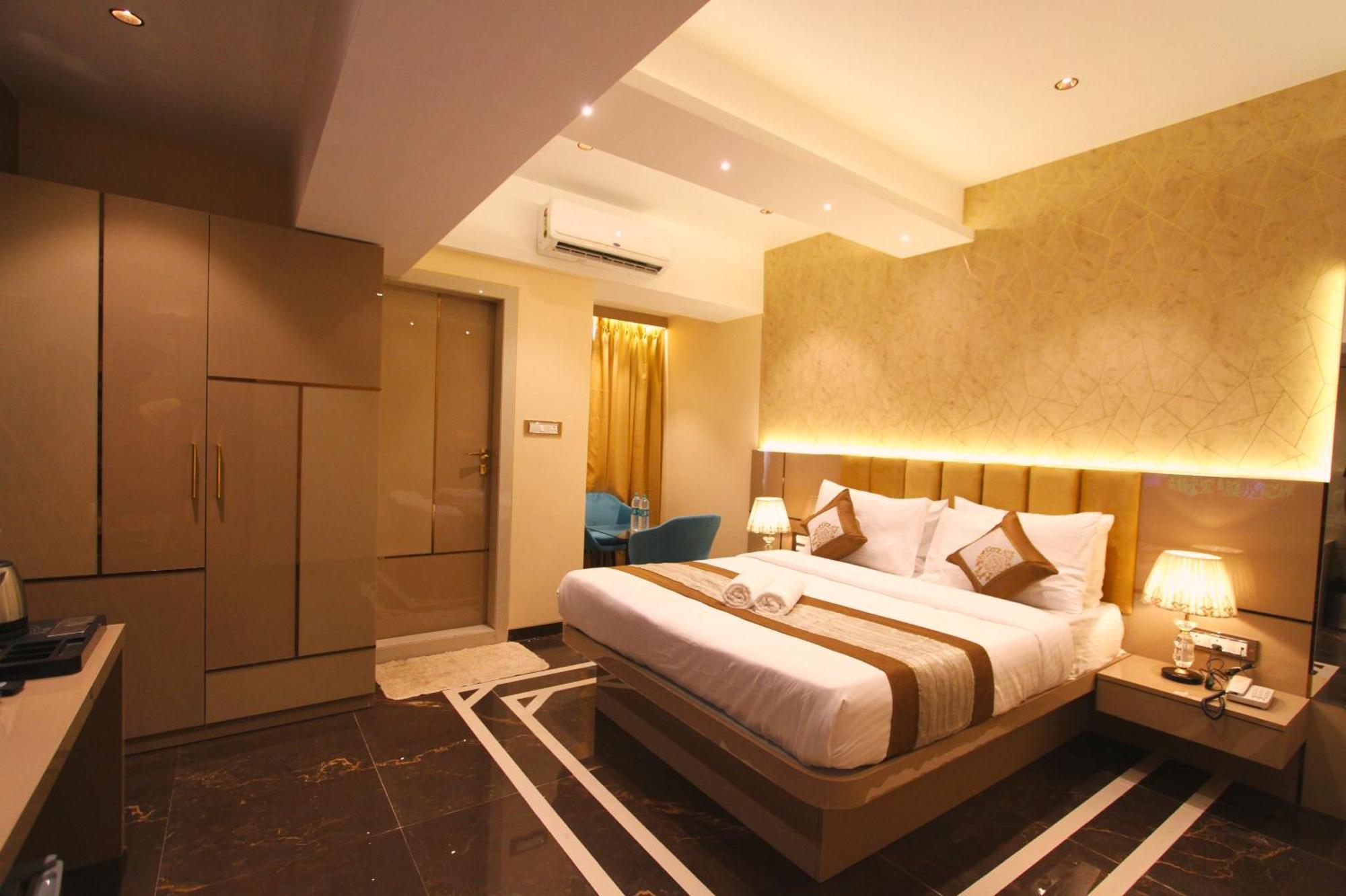 Home2 Renaissance Club Mumbai Exteriör bild